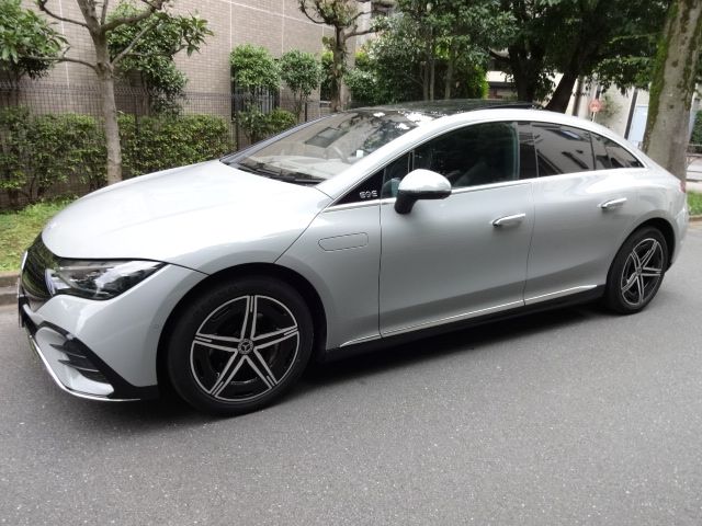 MERCEDES BENZ EQE