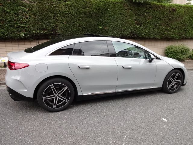 MERCEDES BENZ EQE