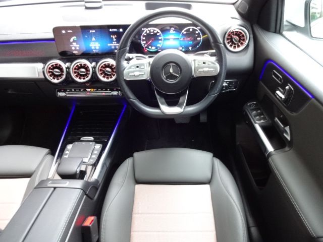 MERCEDES BENZ EQB