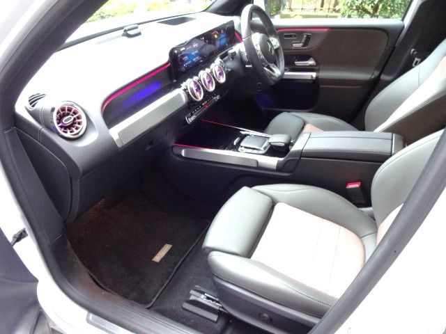 MERCEDES BENZ EQB