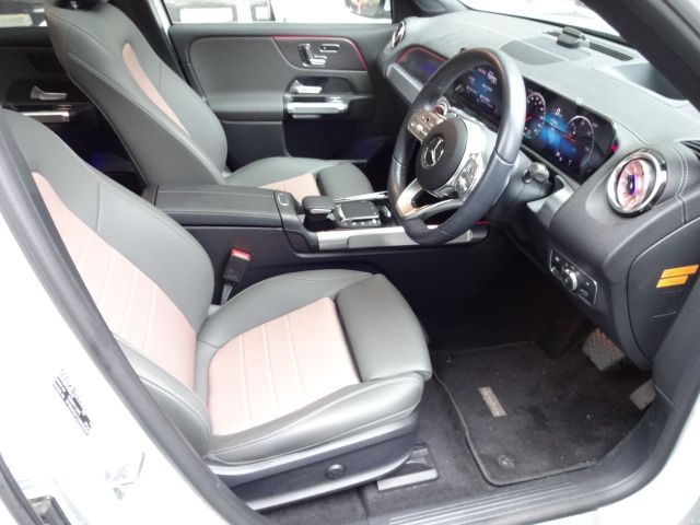 MERCEDES BENZ EQB