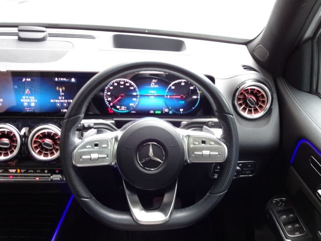MERCEDES BENZ EQB