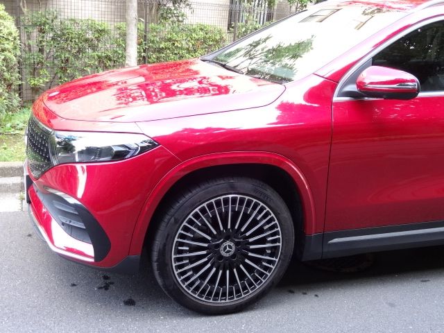 MERCEDES BENZ EQA