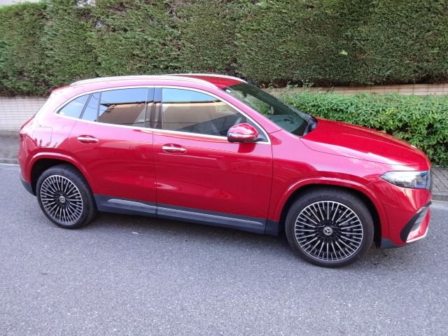 MERCEDES BENZ EQA