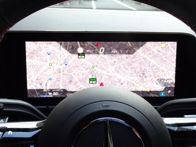 MERCEDES BENZ EQA