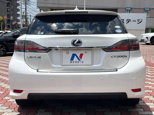 LEXUS CT200h