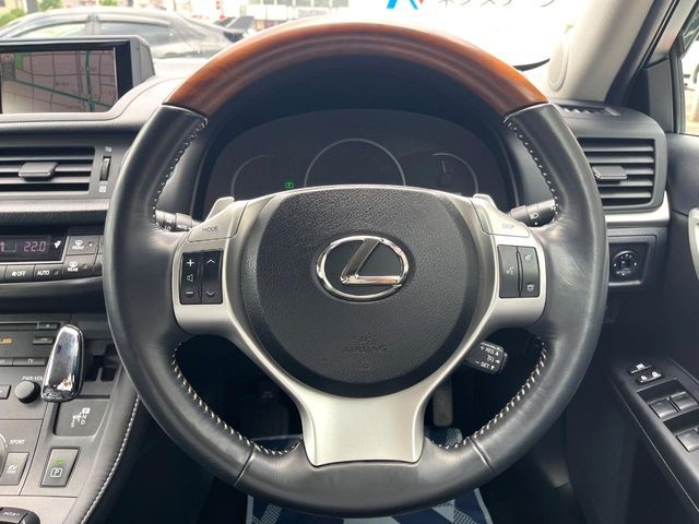 LEXUS CT200h