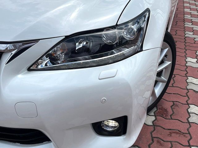 LEXUS CT200h