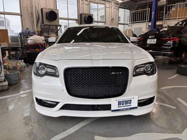 CHRYSLER 300
