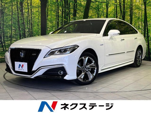 CROWN sedan hybrid 4WD