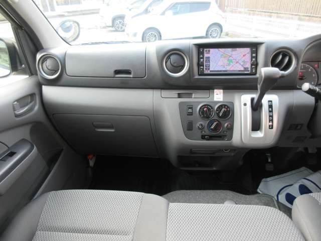 NV350 CARAVAN 4WD