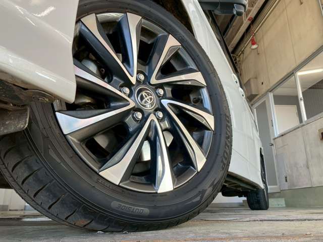 VOXY HYBRID