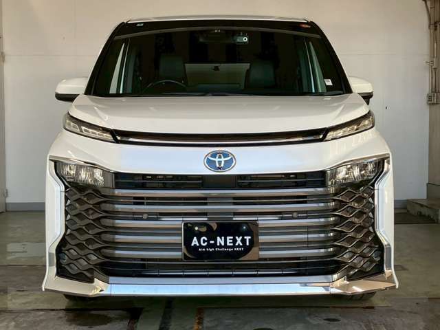 VOXY HYBRID