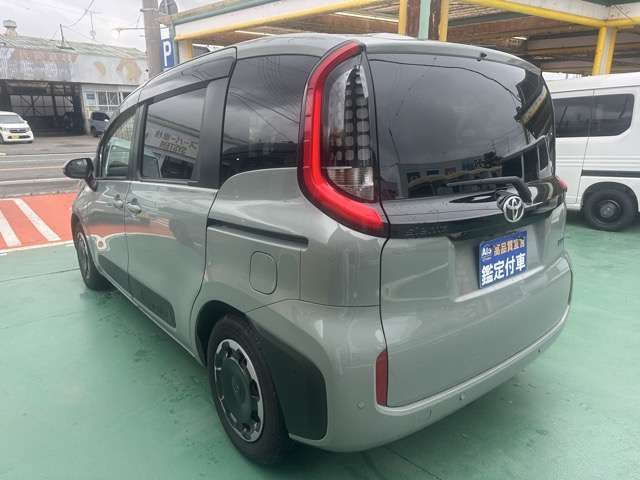 SIENTA HYBRID