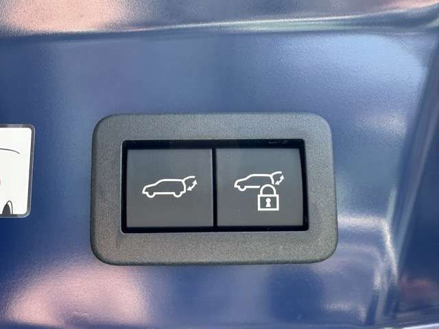 PRIUS 4WD