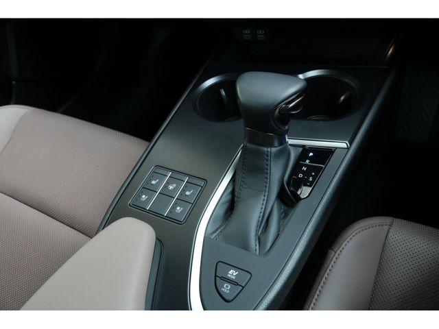 LEXUS UX250h
