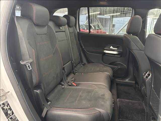 MERCEDES BENZ GLB