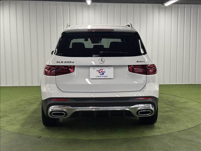 MERCEDES BENZ GLB