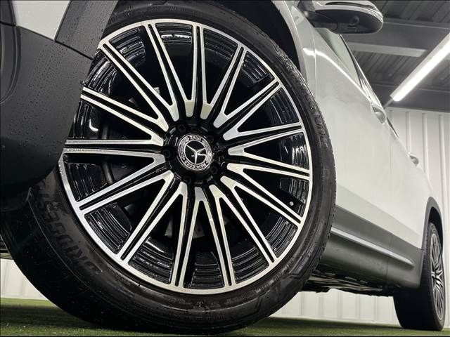 MERCEDES BENZ GLB