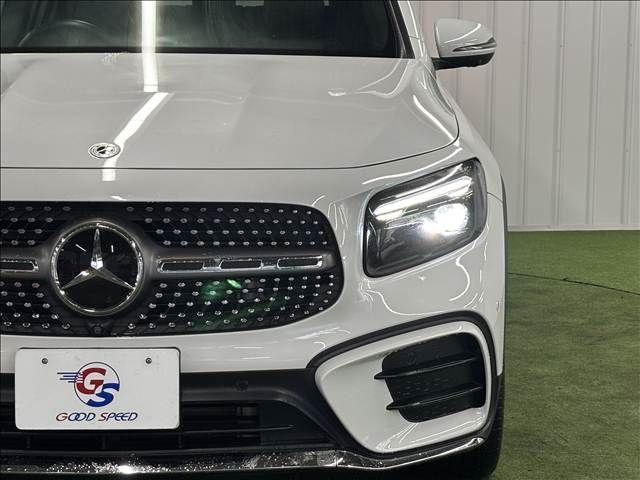 MERCEDES BENZ GLB