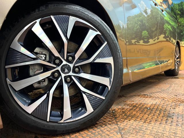 ALPHARD hybrid