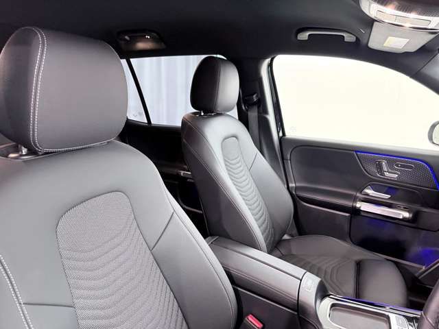 MERCEDES BENZ GLB