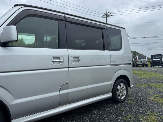 NV100 CLIPPER RIO