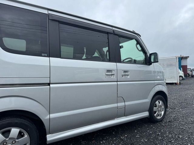 NV100 CLIPPER RIO