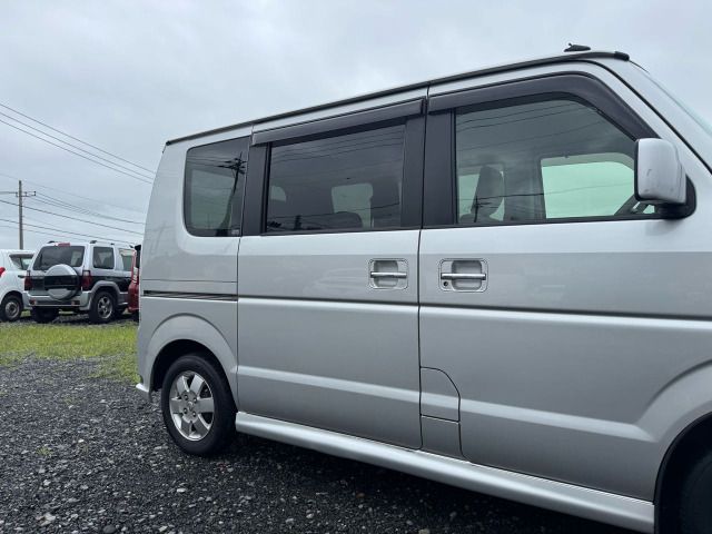 NV100 CLIPPER RIO