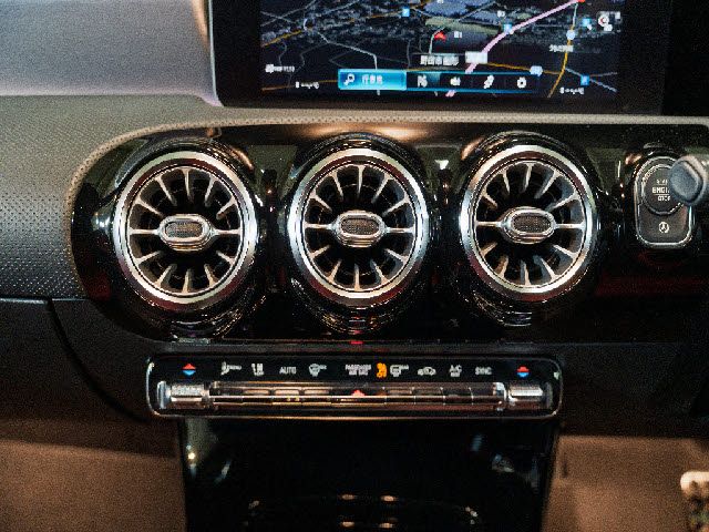 MERCEDES BENZ CLA class