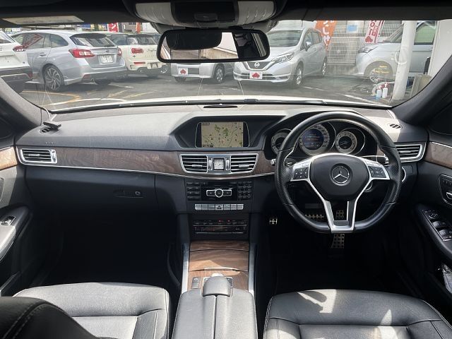 MERCEDES BENZ E class sedan