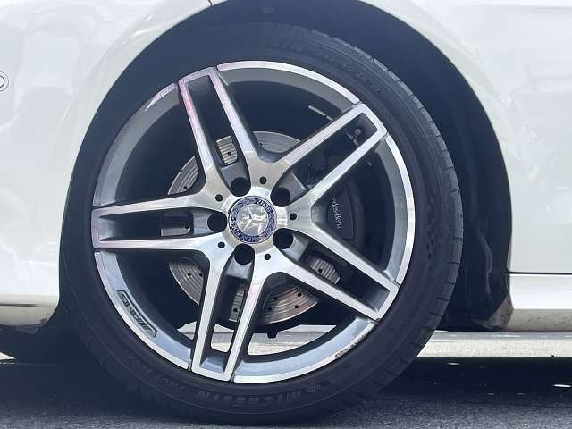 MERCEDES BENZ E class sedan