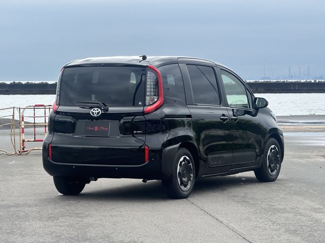 SIENTA HYBRID
