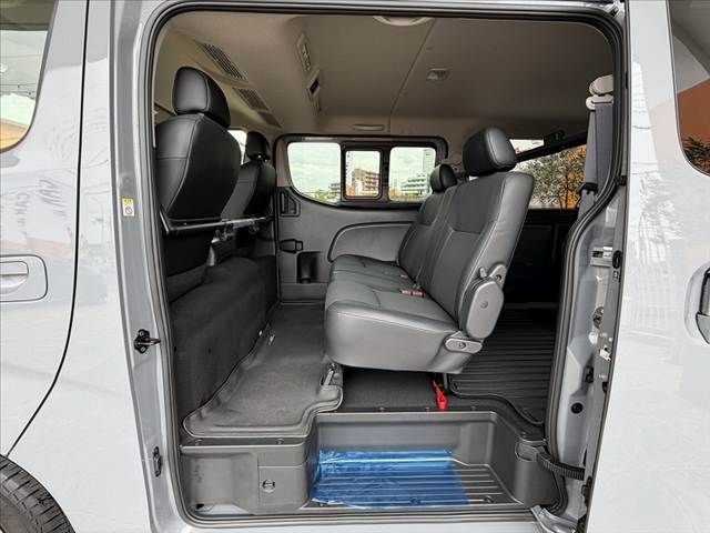 CARAVAN van 2WD