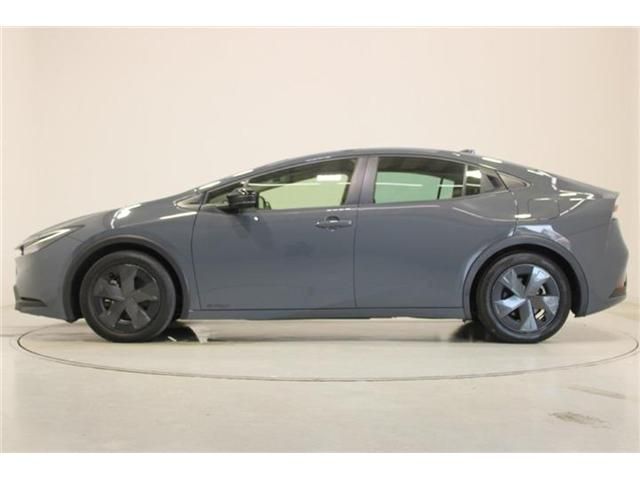PRIUS 4WD