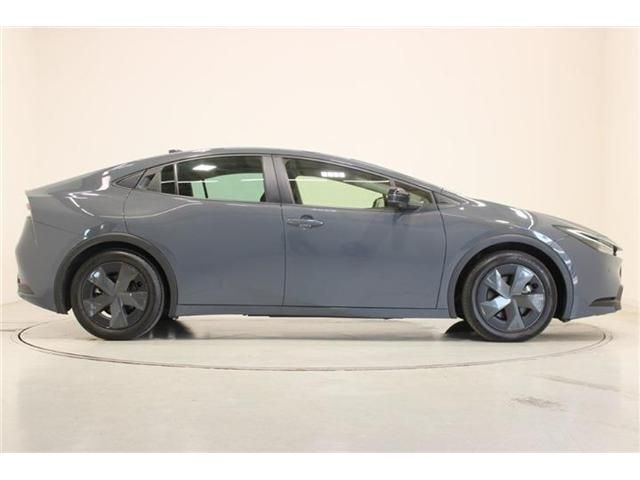 PRIUS 4WD