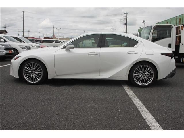 LEXUS IS300h