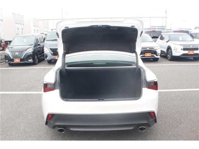 LEXUS IS300h