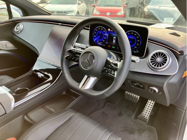 MERCEDES BENZ EQS