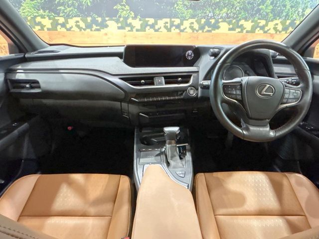 LEXUS UX200