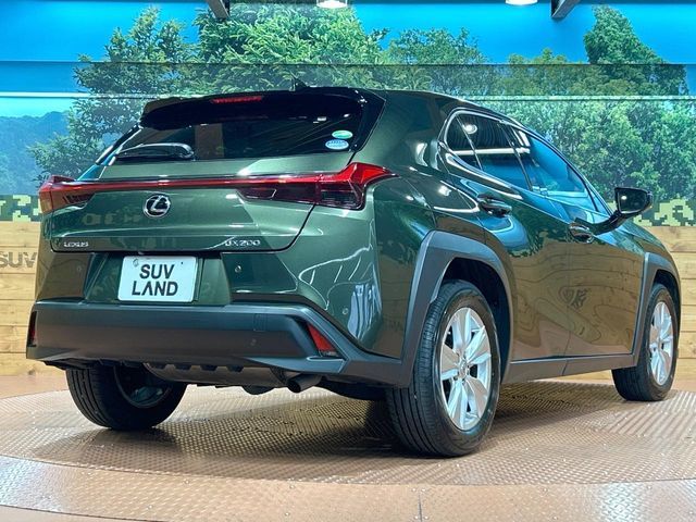 LEXUS UX200