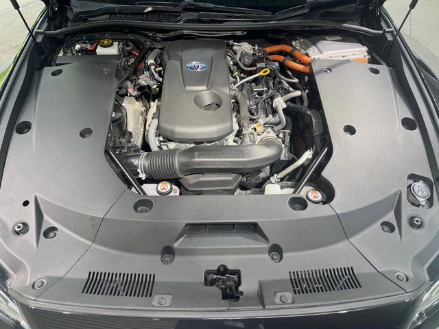 CROWN sedan hybrid