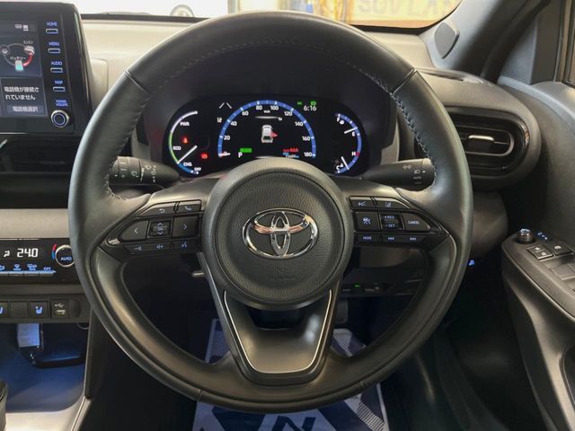 YARIS CROSS HYBRID