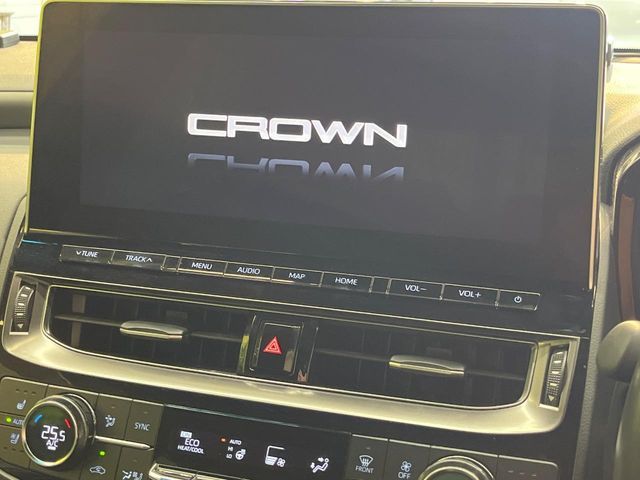 CROWN sedan hybrid