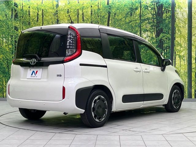 SIENTA HYBRID
