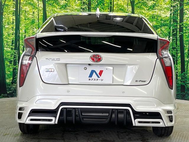PRIUS 4WD