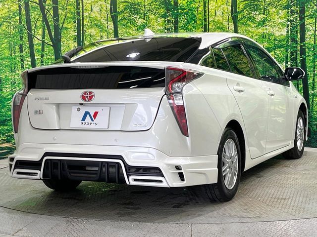 PRIUS 4WD