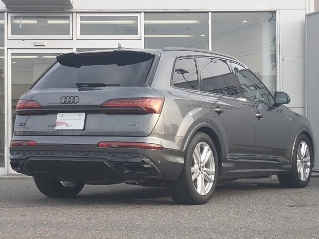 AUDI  Q7