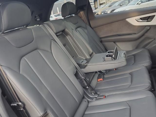 AUDI  Q7