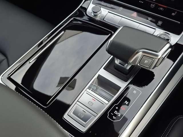 AUDI  Q7
